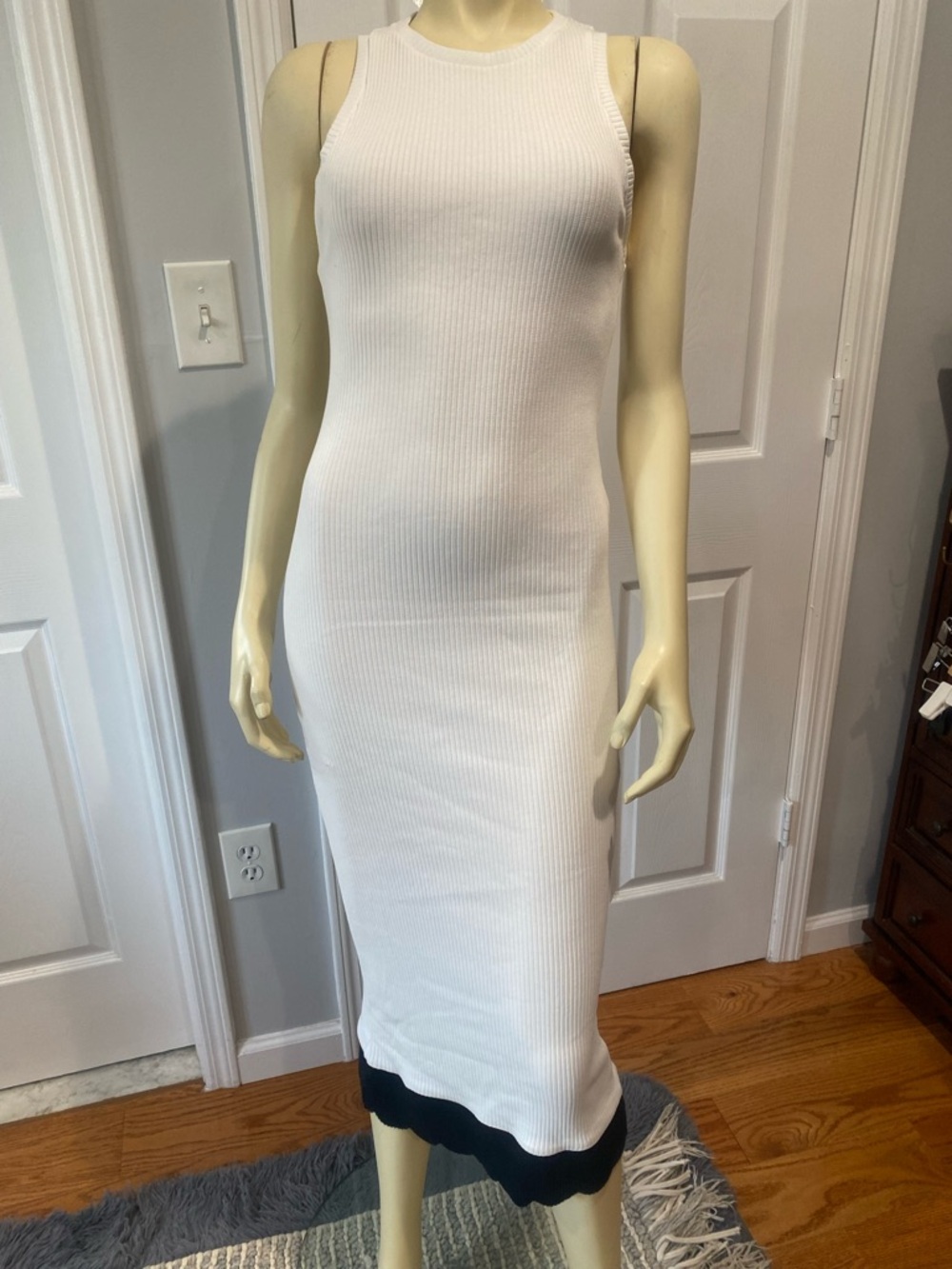 Ribbed Knit Midi Dress with Scallop Hem - White -black /Size Medium stretchy